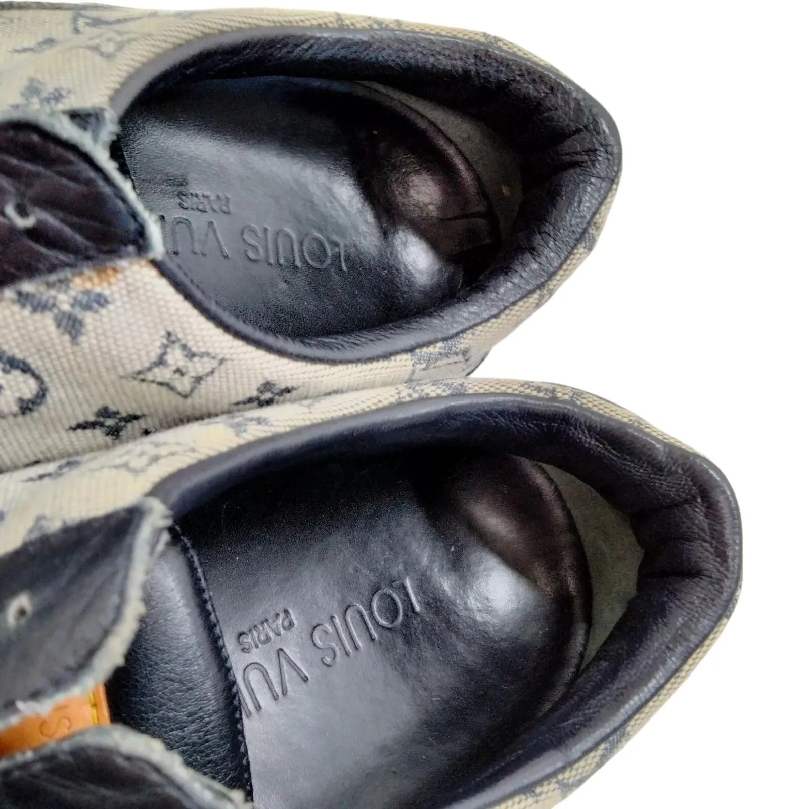 024243AT (S3) Louis Vuitton Shoe Sneakers Women Navy Blue Monogram
