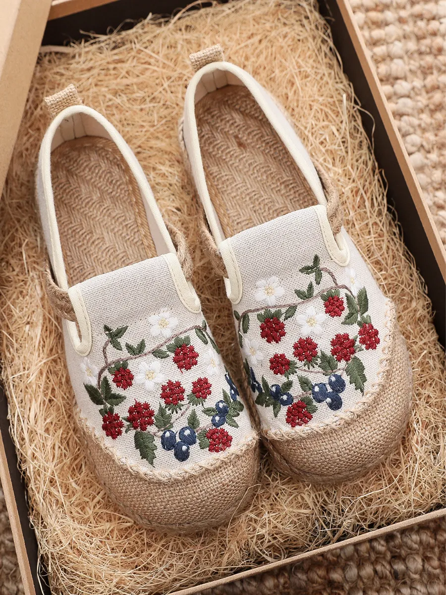 Cactus Rose | Berry Daisy Embroidered Linen Round Toe Espadrilles Loafers - Beige