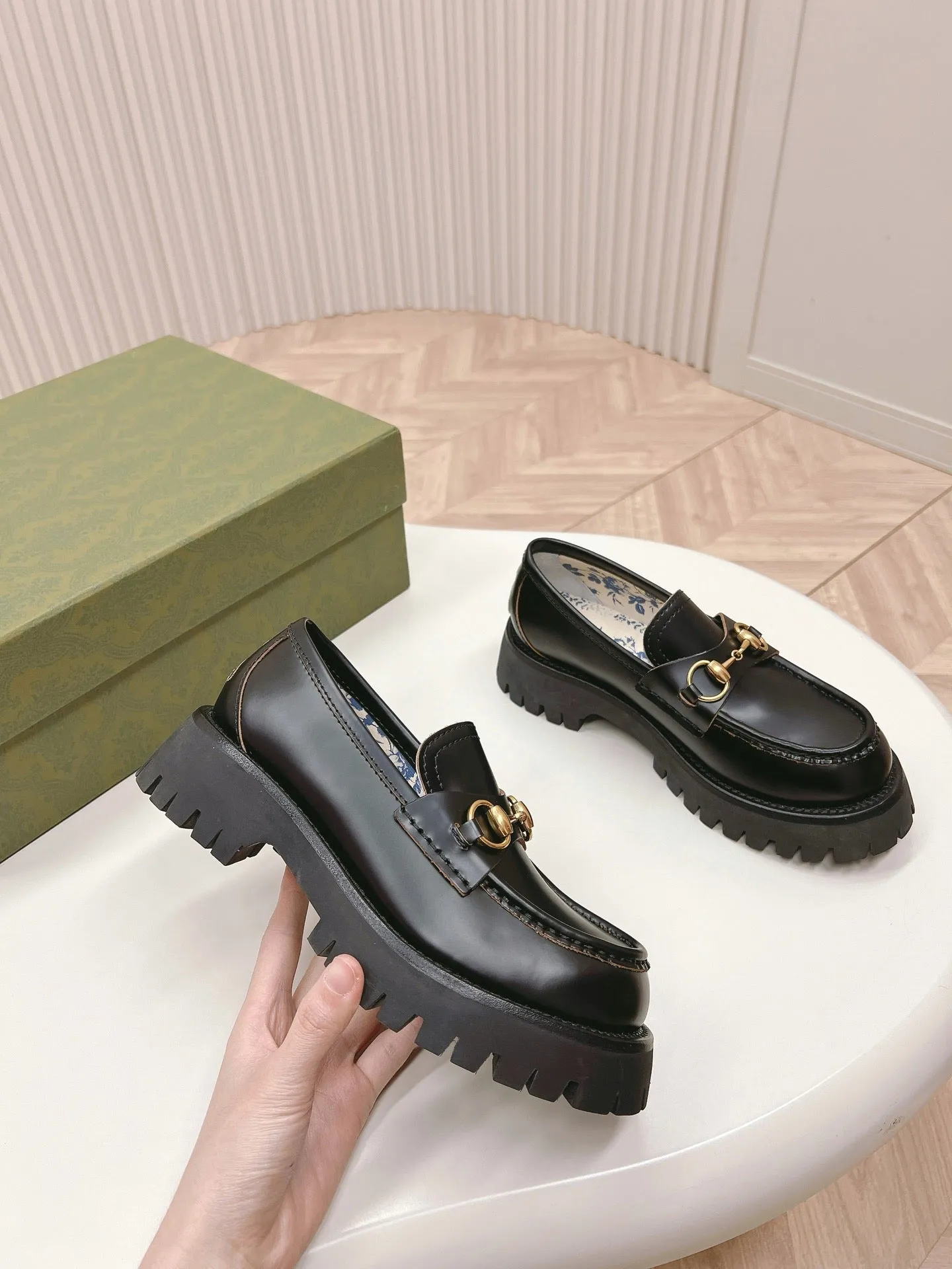 SE1513 GUCCI Women's Lug Sole Loafer with Horsebit/ Size5-11