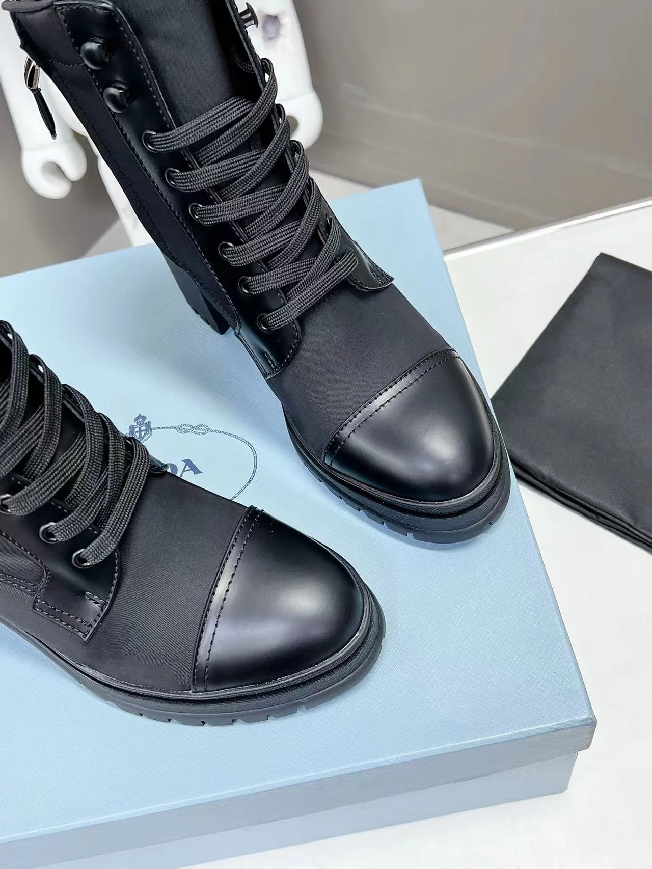 SE927 PD Brushed leather and nylon laced booties / Size5-9