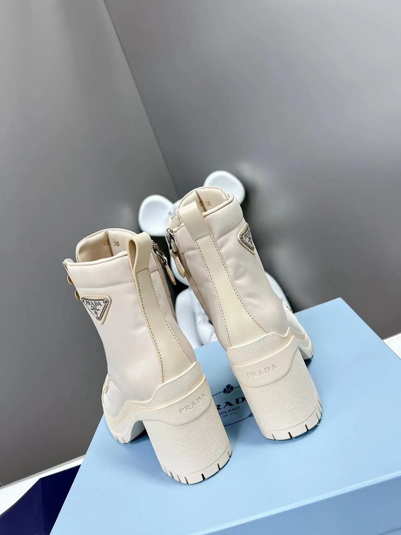 SE927 PD Brushed leather and nylon laced booties / Size5-9