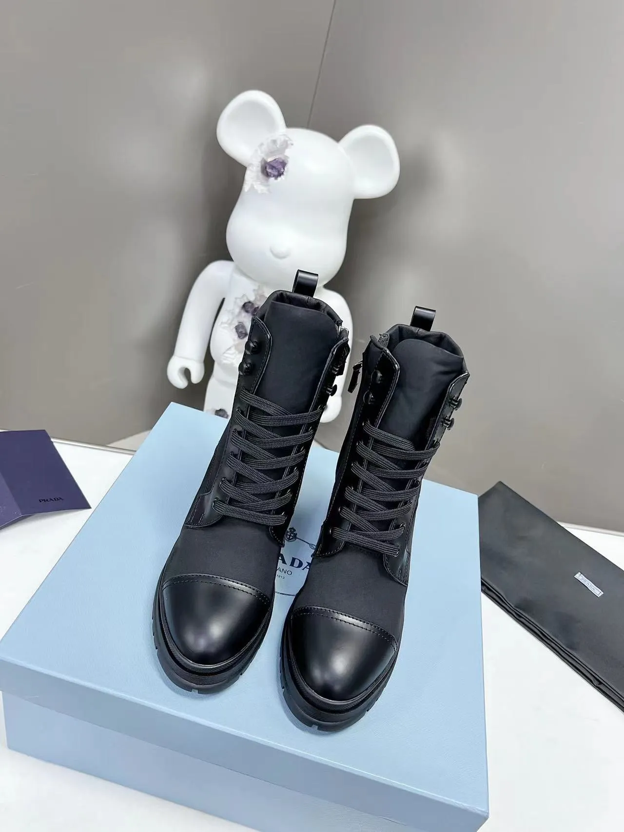 SE927 PD Brushed leather and nylon laced booties / Size5-9