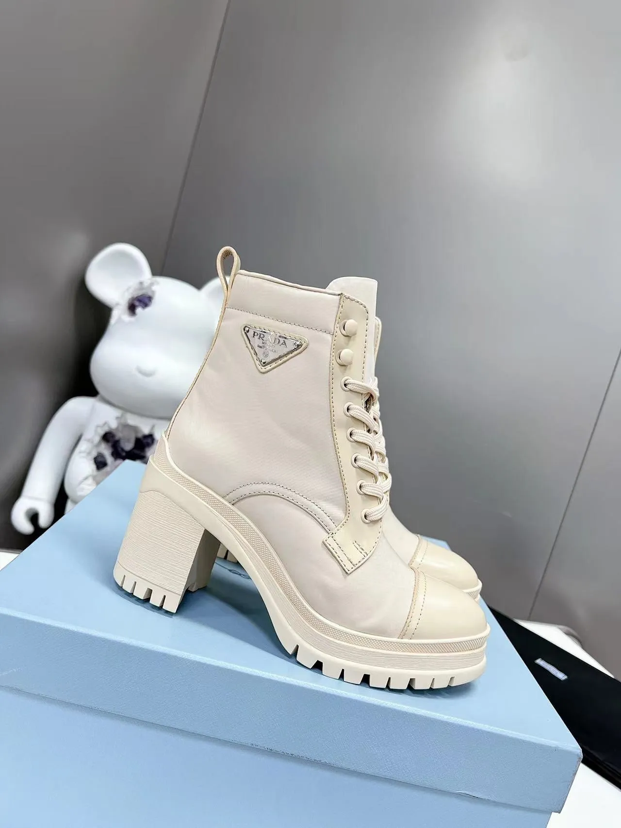 SE927 PD Brushed leather and nylon laced booties / Size5-9