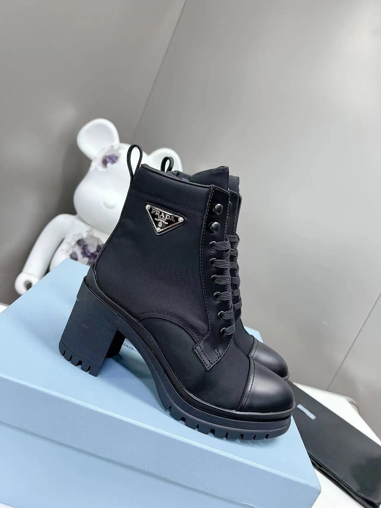 SE927 PD Brushed leather and nylon laced booties / Size5-9