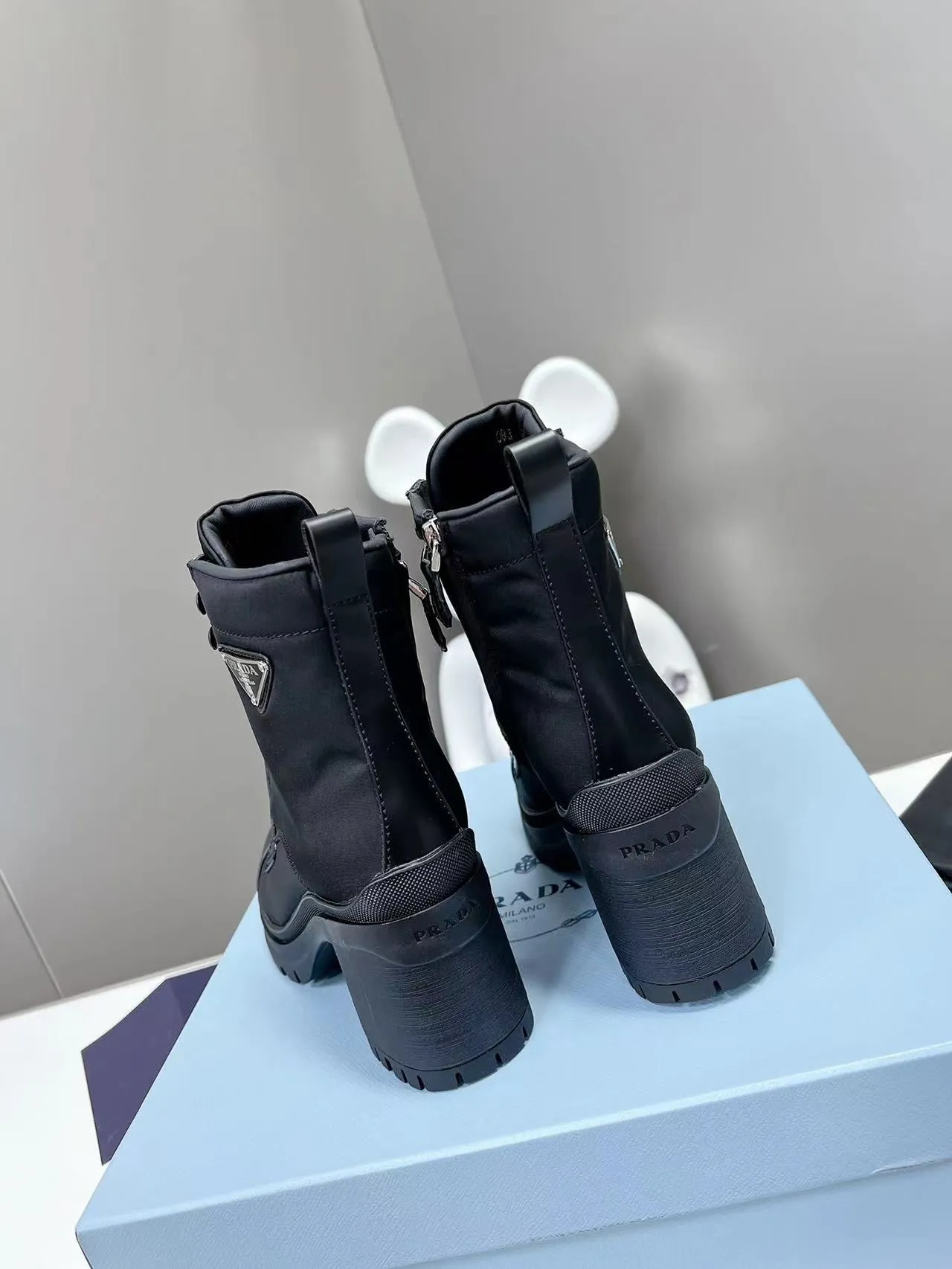 SE927 PD Brushed leather and nylon laced booties / Size5-9