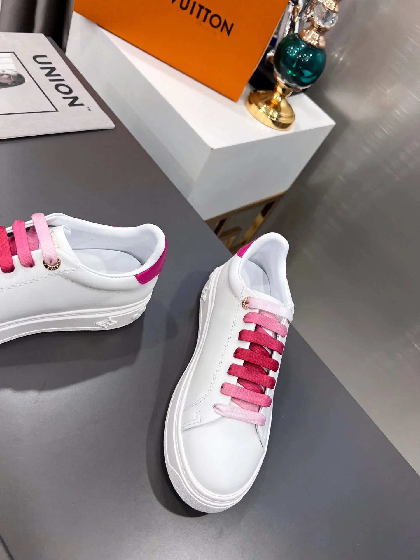 SE932 LB Time Out Sneaker / Size5-11
