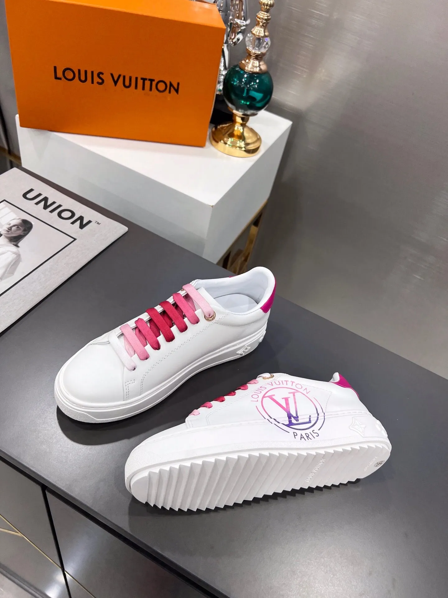 SE932 LB Time Out Sneaker / Size5-11