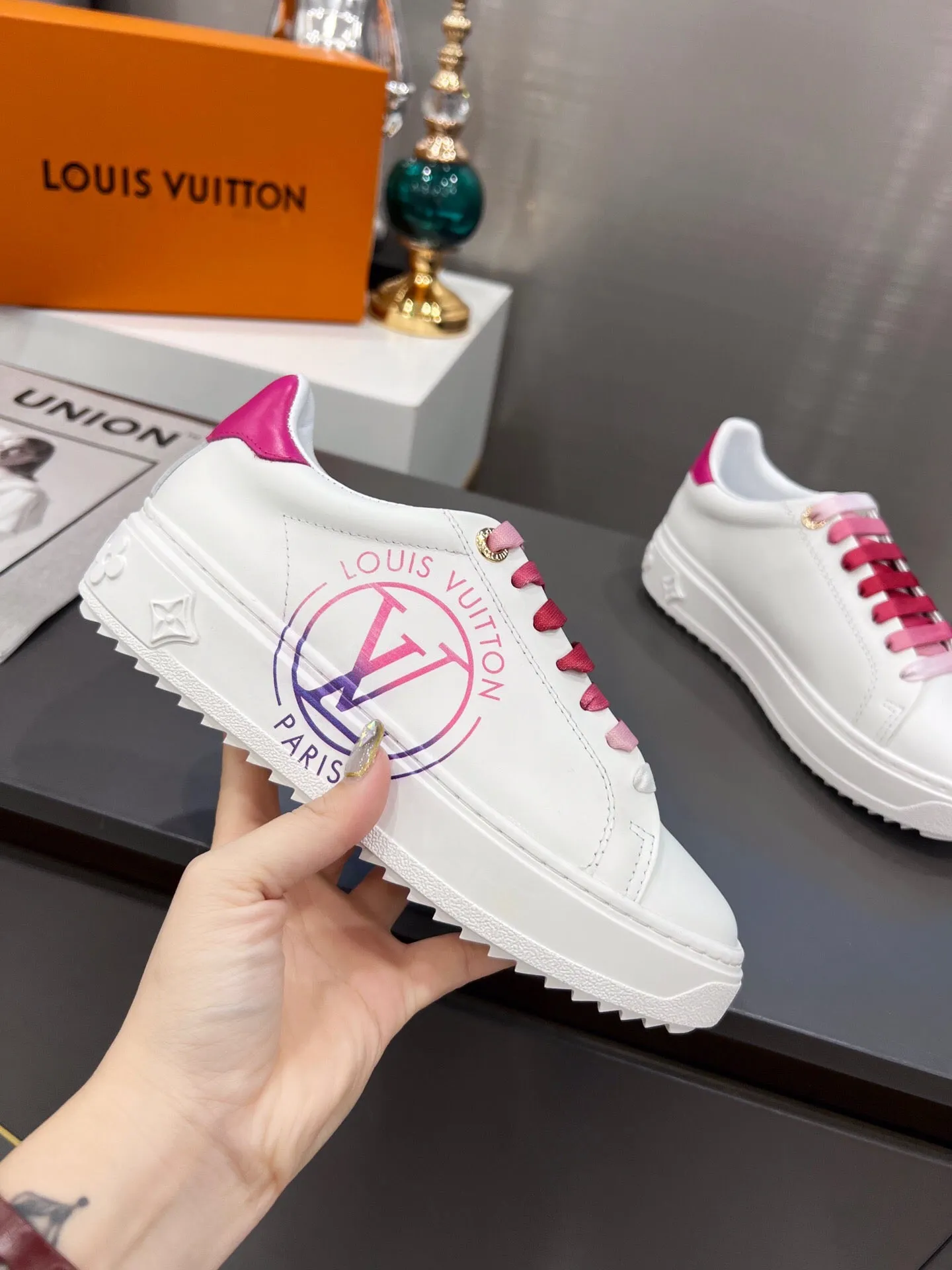 SE932 LB Time Out Sneaker / Size5-11