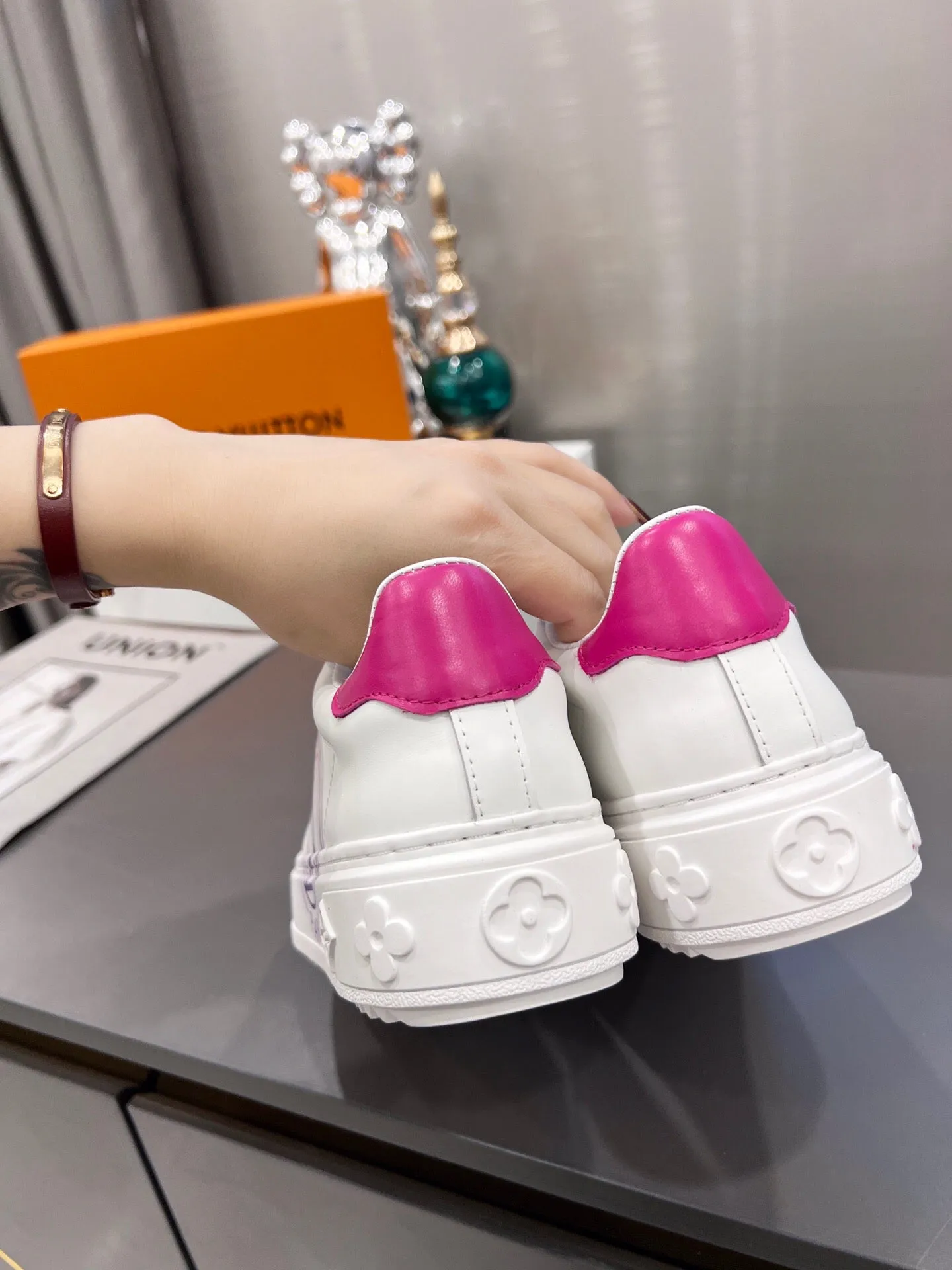 SE932 LB Time Out Sneaker / Size5-11
