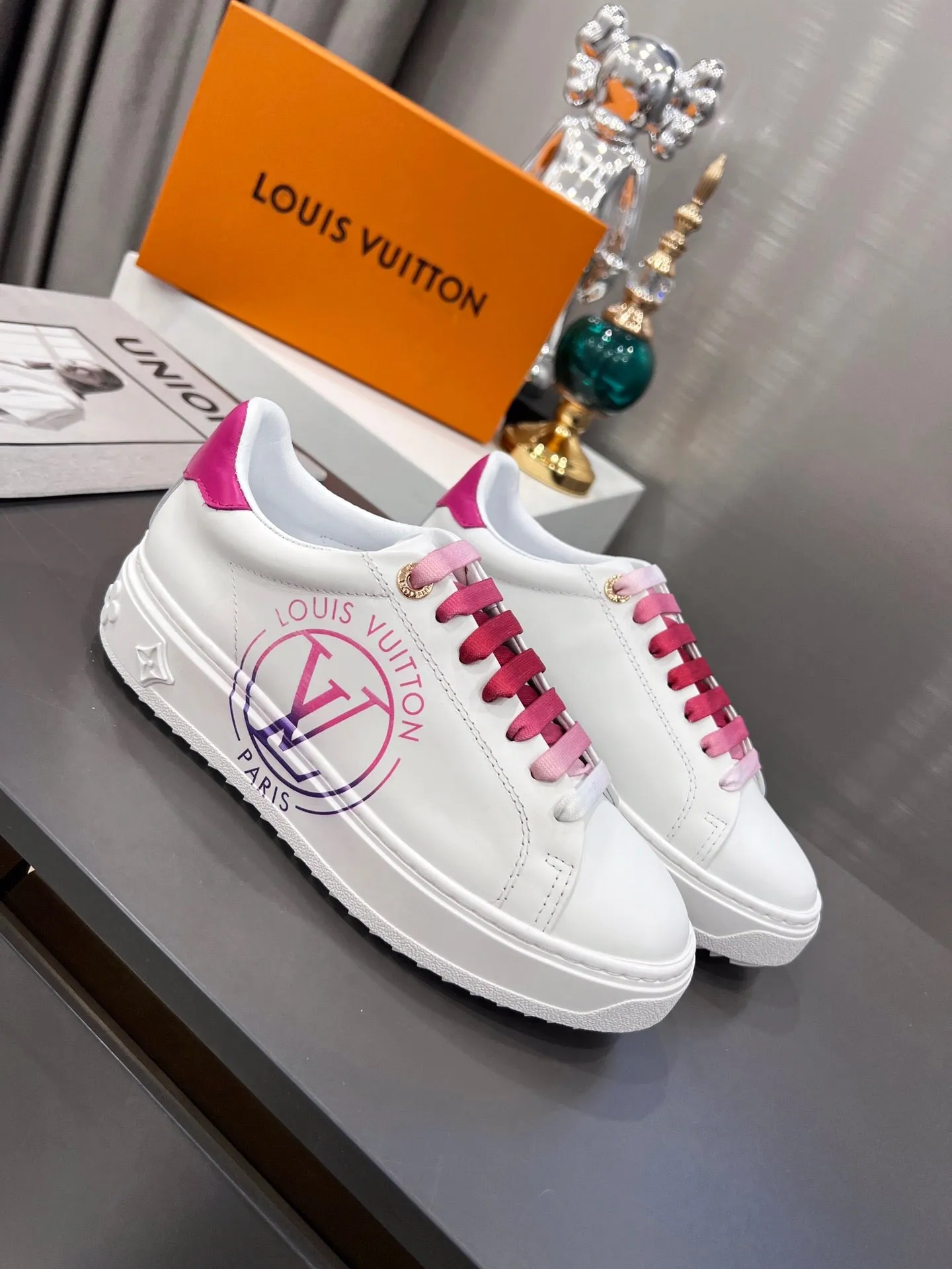 SE932 LB Time Out Sneaker / Size5-11
