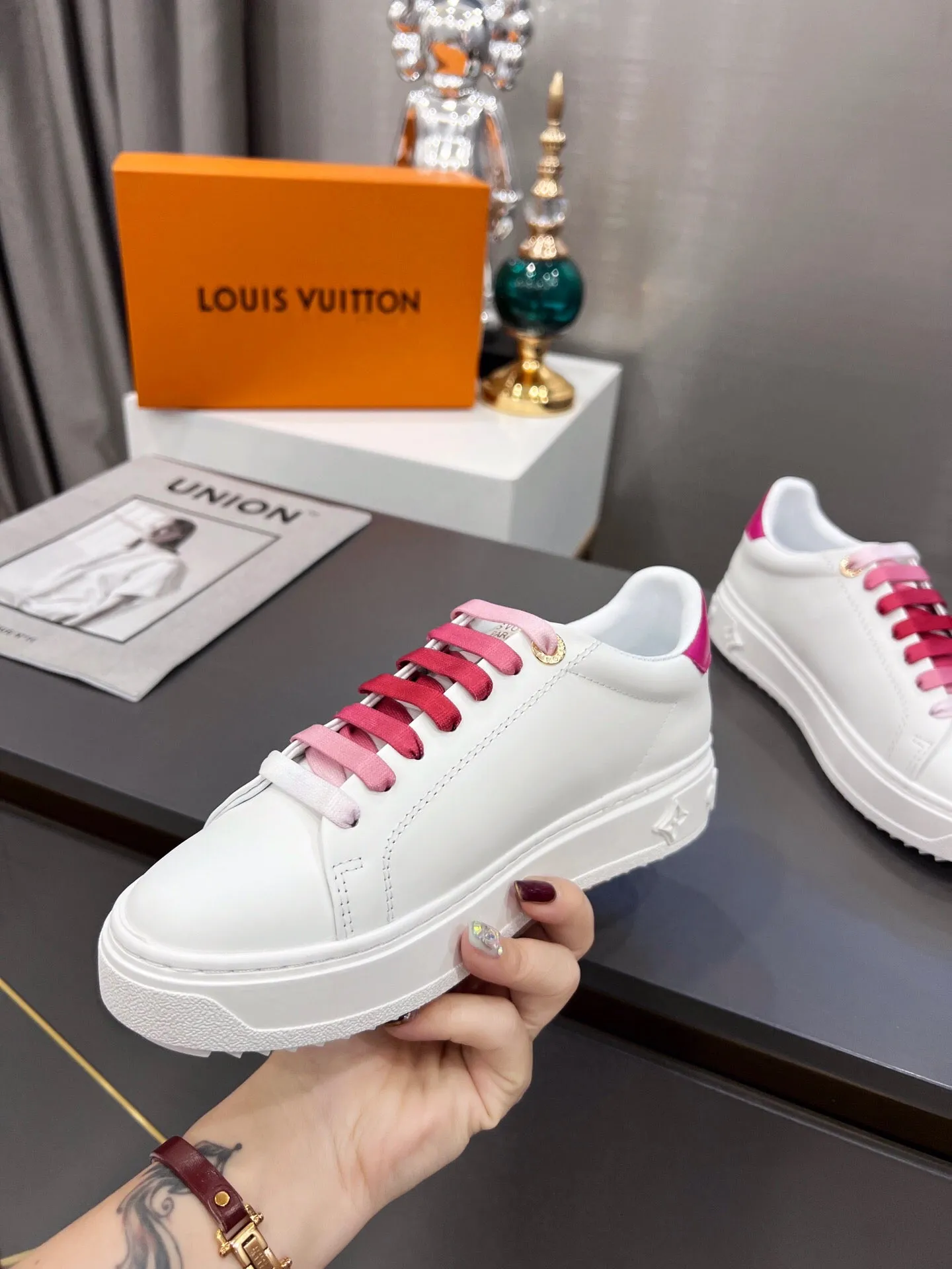 SE932 LB Time Out Sneaker / Size5-11
