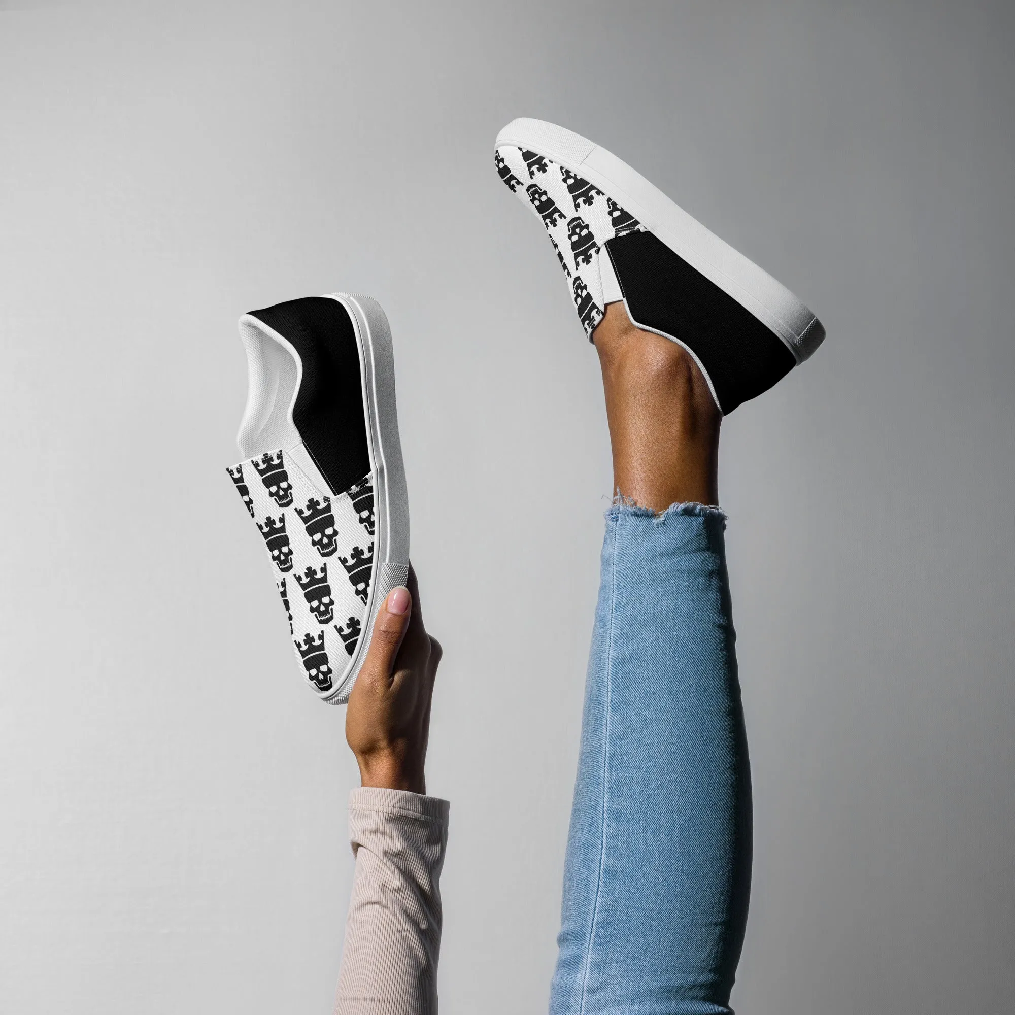 Women’s slip-on canvas shoes