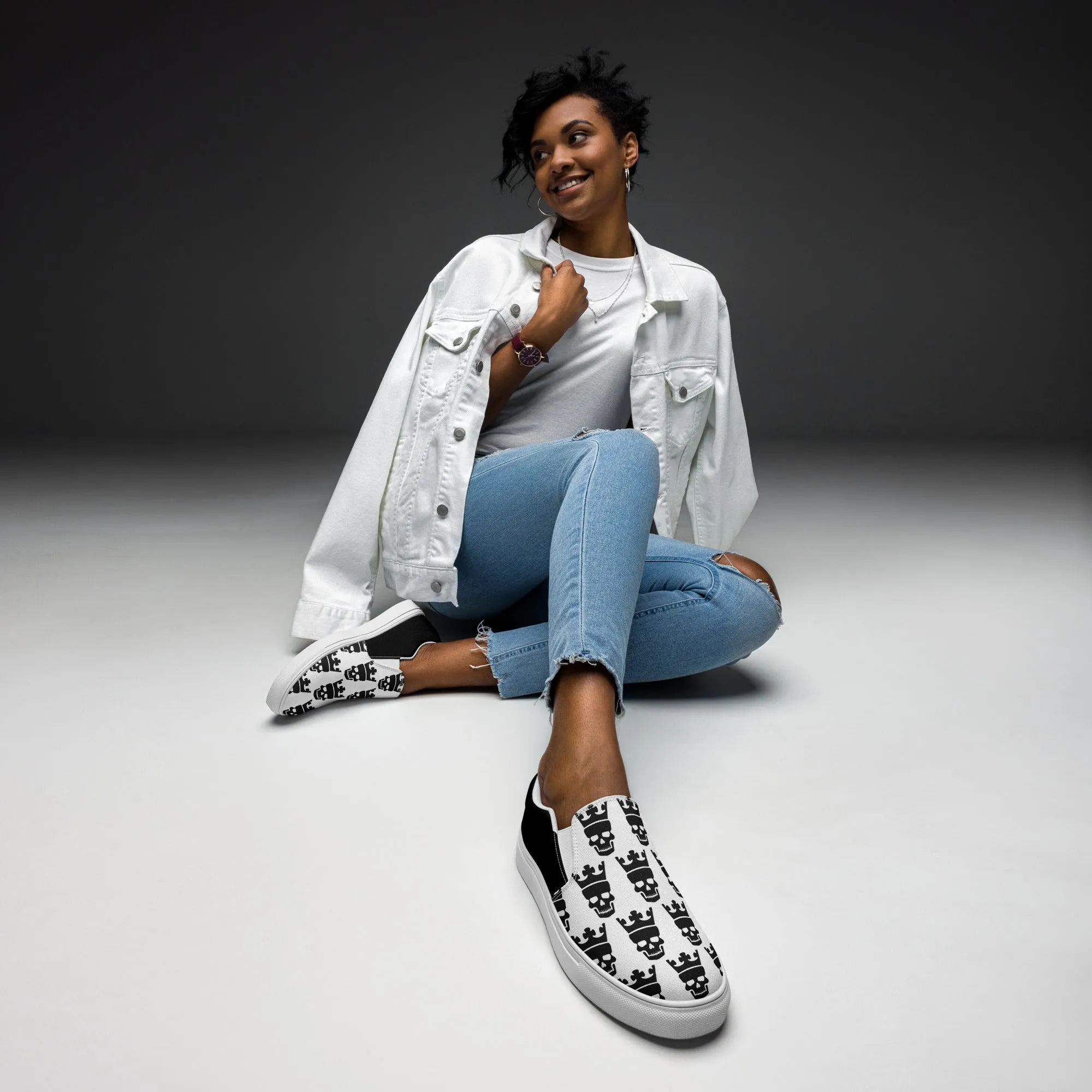 Women’s slip-on canvas shoes